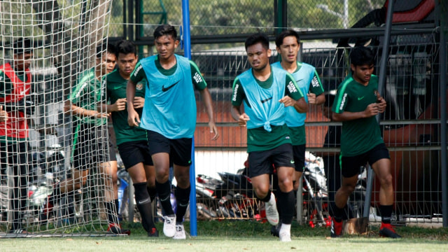 Timnas Indonesia U-19 melakoni sesi latihan di Lapangan B Kompleks Stadion Utama Gelora Bung Karno (SUGBK), Senayan, Jakarta Pusat, Selasa (18/9/2018). (Foto: Alan Kusuma/kumparan)