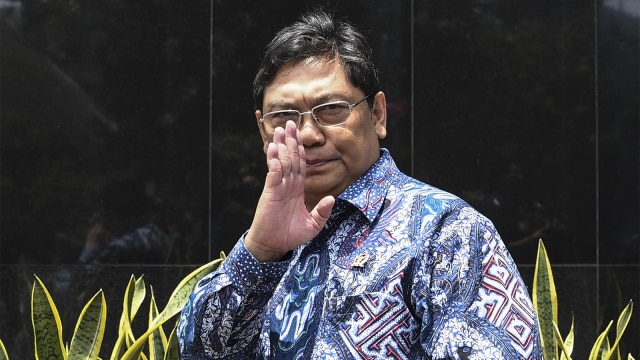Wakil Ketua DPR Utut Adianto meninggalkan gedung KPK seusai diperiksa. (Foto: ANTARA FOTO/Hafidz Mubarak A)