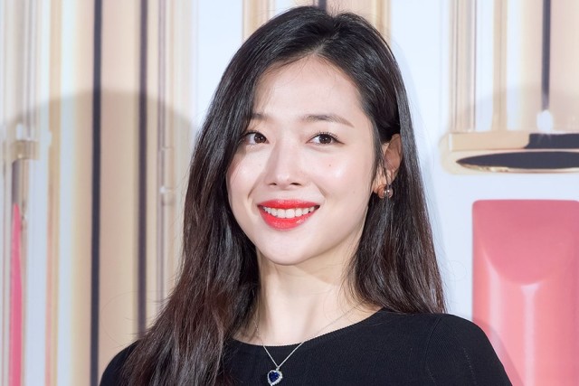 Meskipun Berparas Imut, 5 Artis Korea Ini Penah Beradegan Hot (1)