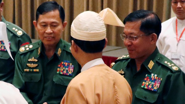 Soe Win (kiri). (Foto: AFP/Sai Zaw)
