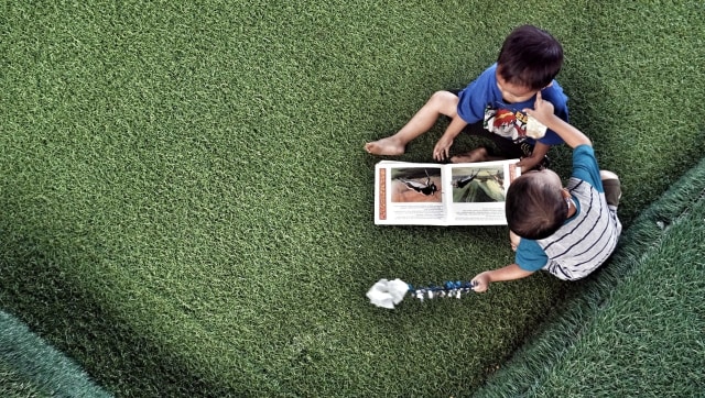 Ilustrasi anak membaca buku cerita. (Foto: Helmi Afandi Abdullah/kumparan)