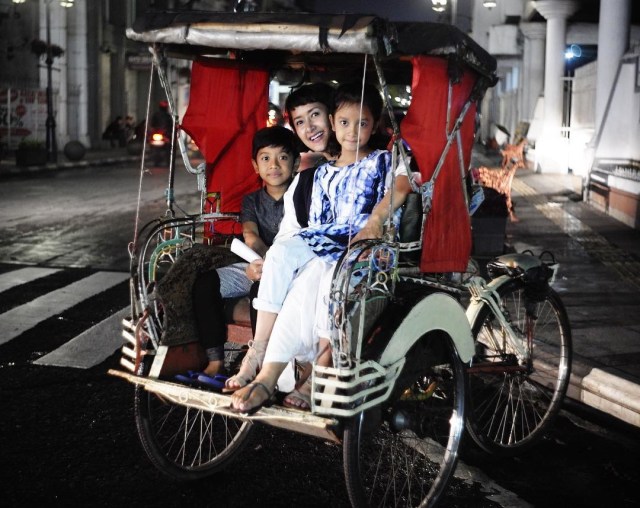 10 Potret Harmonis Keluarga Widi Mulia dan Dwi Sasono (9)