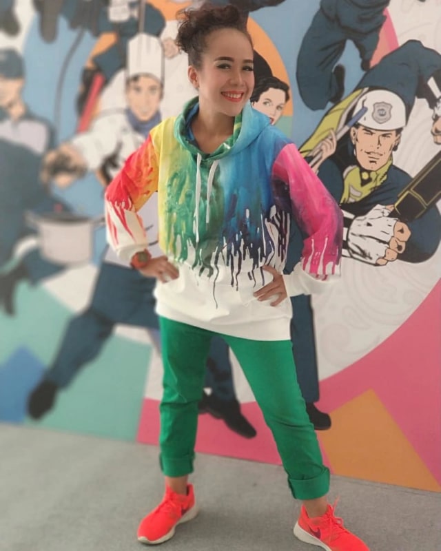10 Artis yang Juga Menjadi Penyiar Radio (10)