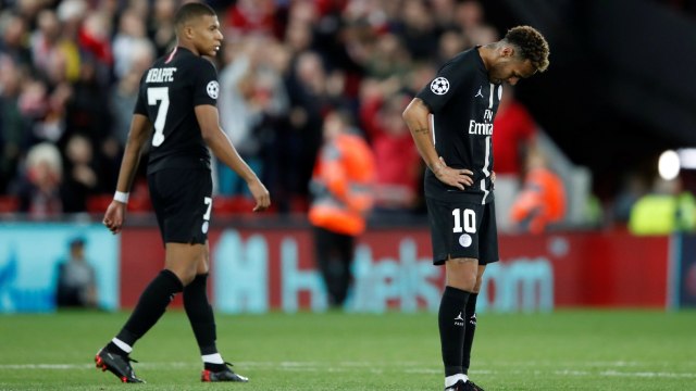 Neymar dan Kylian Mbappe di laga PSG vs Liverpool pada penyisihan Grup C Liga Champions 2018/19. Foto: Reuters/Carl Recine