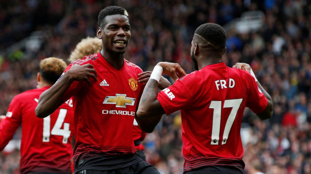 Fred merayakan gol bersama Paul Pogba. (Foto: Reuters/Andrew Yates)