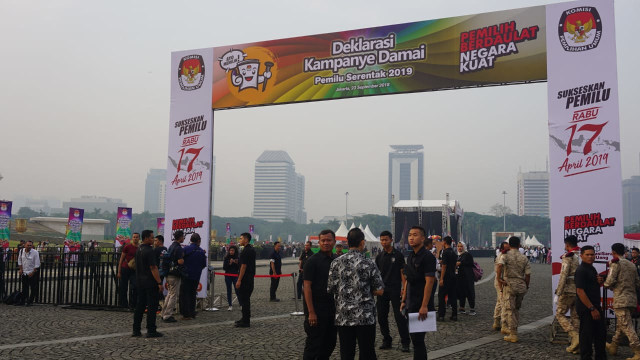 Suasana Jelang Deklarasi Kampanye Damai di Monas. (Foto: Yudhistira Amran Saleh/kumparan)