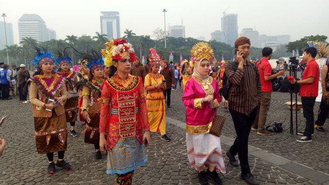 Peserta deklarasi kampanye damai di Monas. (Foto: Rian/kumparan)