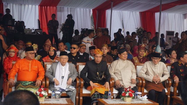 Paslon Capres - Cawapres Nomor Urut 01 dan 02 di Acara Deklarasi Kampanye Damai di Monas. (Foto: Yudhistira Amran Saleh/kumparan)
