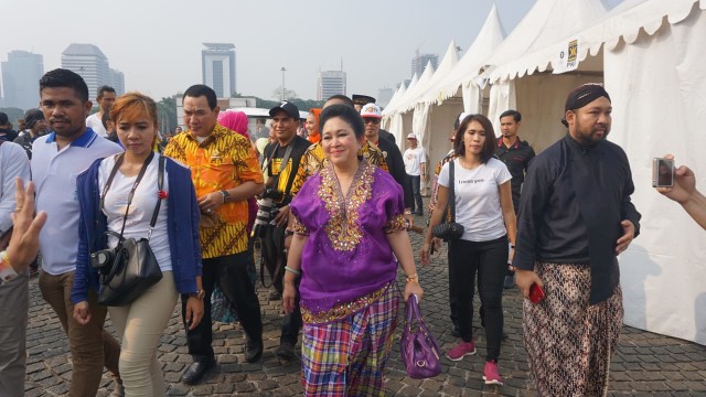Titiek Soeharto, Tommy Soeharto, dan Keluarga Tiba di Lokasi Deklarasi Kampanye Damai di Monas. (Foto: Yudhistira Amran Saleh/kumparan)