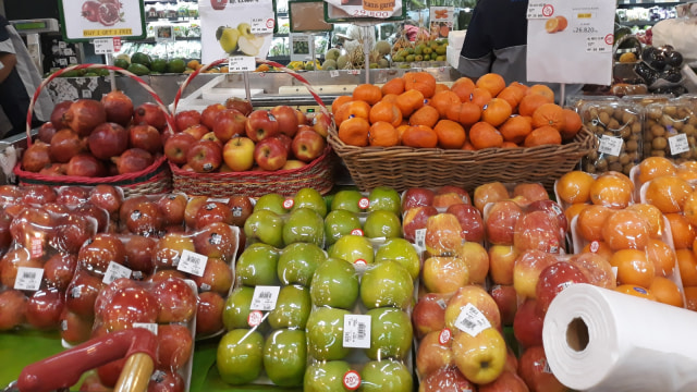 Buah-buah di toko Total Buah Segar, Sarinah, Jakarta Pusat, Minggu (23/9/2018). (Foto: Ema Fitriyani/kumparan)