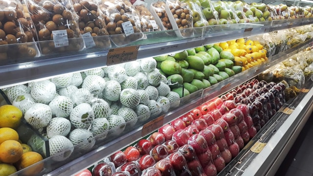 Buah-buah di toko Total Buah Segar, Sarinah, Jakarta Pusat, Minggu (23/9/2018). (Foto: Ema Fitriyani/kumparan)