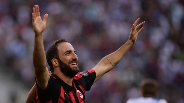 Higuain sudah mulai tajam bersama Milan. (Foto: AFP/Marco Bertorello)