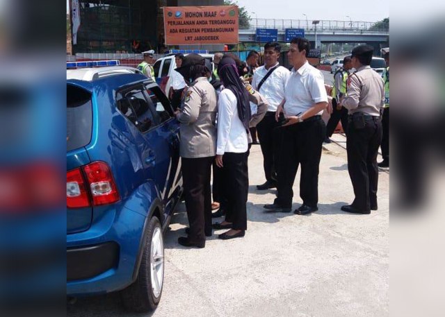 Mobil milik Tania, wanita yang ludahi rombongan Presiden. (Foto: Dok. Istimewa)