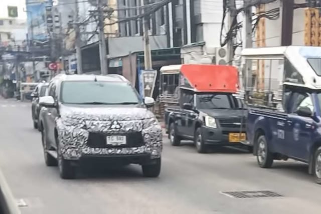 Mitsubishi Pajero Sport faceclift tertutup kamuflasi di Thailand (Foto: dok. Autoindustriya)