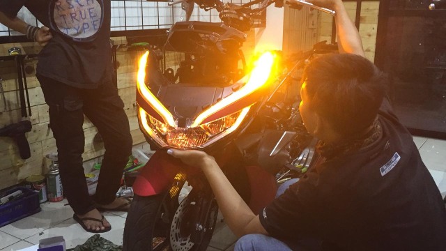 Kustom lampu utama Honda PCX (Foto: Aditya Pratama Niagara/kumparanOTO)