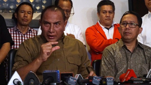 Ketua Umum PSSI Edy Rahmayadi memberikan keterangan pers terkait kematian salah seorang pendukung Persija di Jakarta, Selasa (25/9). (Foto: Fanny Kusumawardhani/kumparan)