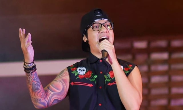 Penyanyi  dari Jembrana Ini Bikin Lagu Spesial untuk Jokowi