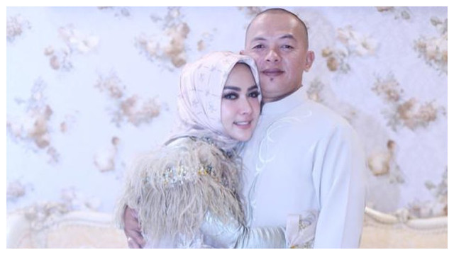 Syahrini dan Kakak Pertamanya (Foto: IG @princessyahrini)