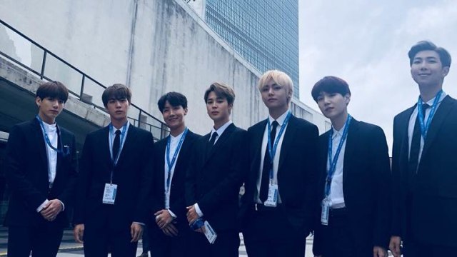 Ibu Negara Korea Selatan Beri Hadiah Jam Tangan untuk 7 Member BTS