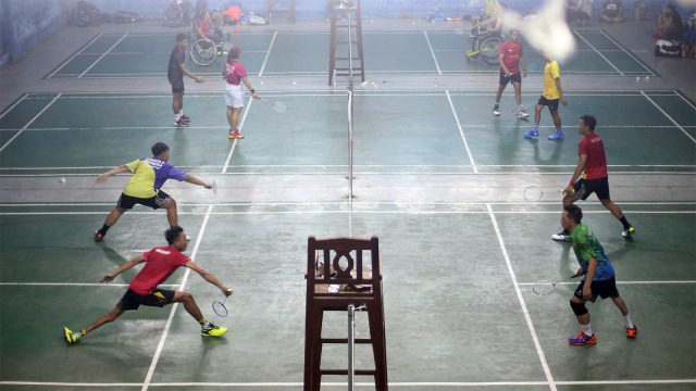 Atlet bulu tangkis difabel Ukun Rukaendi (Foto: Aditia Noviansyah/kumparan)