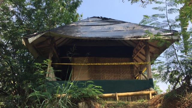 Gubuk tempat pelaku pedofil terhadap12 anak saat melancarkan aksinya di Kecamatan Caringin, Kabupaten Sukabumi. (Foto: Muhammad Lutfan Darmawan/kumparan)