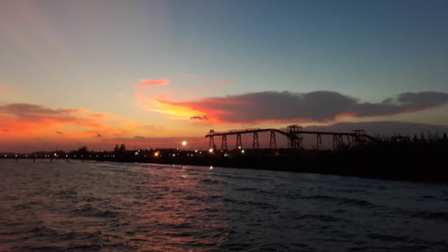 Salah satu pelabuhan tongkang batu bara di Kalimantan Selatan. (Foto: Ema Fitriyani/kumparan)