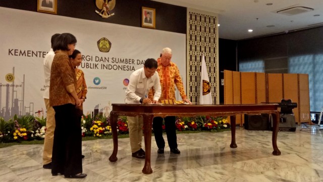 PT Indonesia Asahan Alumunium, Freeport McMoran Inc, dan PT Rio Tinto Indonesia menandatangangani Sales Purchase Agreement (SPA). (Foto: Resya Firmansyah/kumparan)