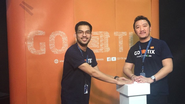 VP Consumer Solutions Loket.com Rama Adrian dan VP Marketing Loket.com Ario Dimas. (Foto: Astrid Rahadiani Putri/kumparan)