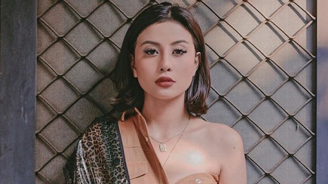 Alis Dicukur Makeup Artist, Awkarin Marah