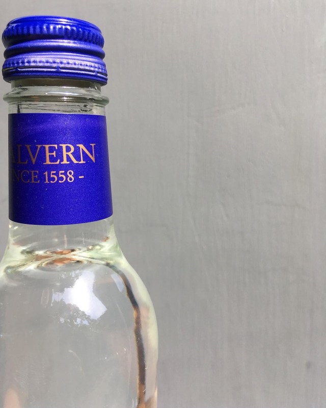 Malvern Water (Foto: Instagram @knivmeisterflex)