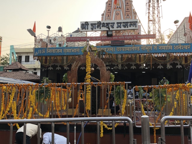 Kuil di Shani Shingnapur, India (Foto: Wikimedia Commons)