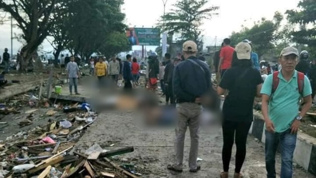 Korban tsunami di sekitar Pantai Talise Donggala. (Foto: Dok. Istimewa)