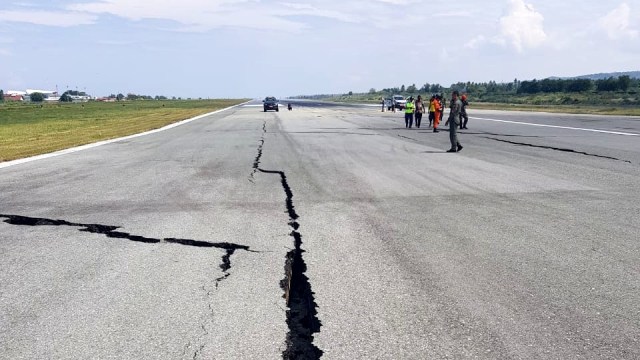 Kondisi terbaru runway Bandara Palu. (Foto: Dok. KSP)