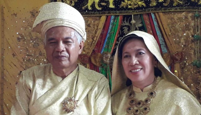 Farid Thaib Dinobatkan jadi Raja Alam Pagaruyuang