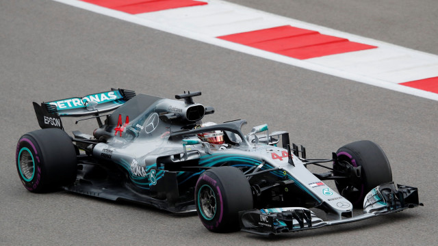 Lewis Hamilton saat babak kualifikasi Formula 1 GP Rusia. (Foto: REUTERS/Maxim Shemetov)
