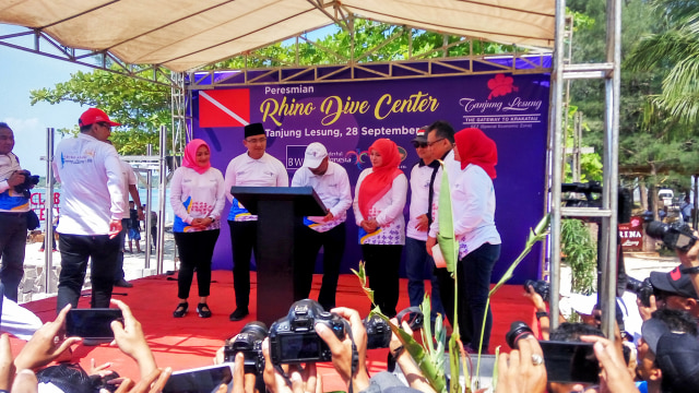 Peresmian Rhino Dive Center oleh Menpar. (Foto: Tirta Kusuma Wardana/kumparan)
