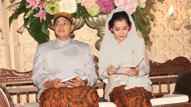 Pengajian Ardina Rasti dan Ady sebelum Mitoni (Foto: Munady)