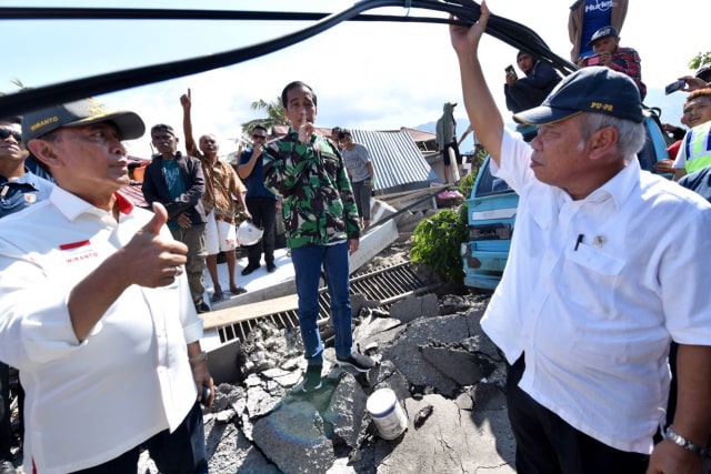 Jokowi Kunjungi Lokasi Gempa Palu. (Foto: Dok. Agus Suparto Presidential Palace)