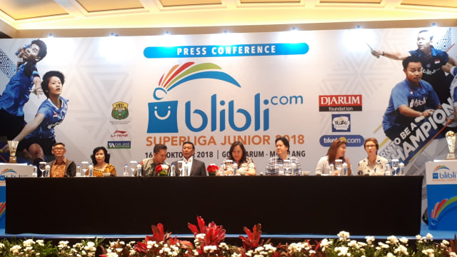 Konferensi pers Superliga Junior 2018 dihadiri oleh Ketua Umum PBSI, Wiranto, Jakarta, Senin (1/10/2018).
 (Foto: Karina Nur Shabrina/kumparan)
