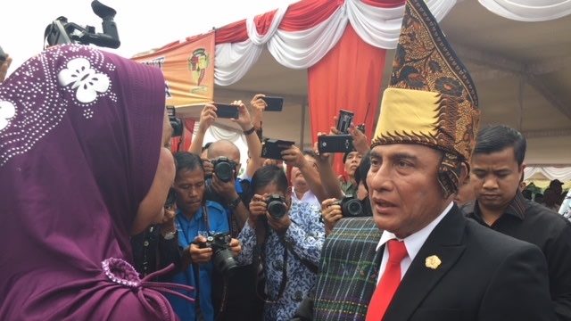 Warga Simalungun Peringati Hari Kesaktian Pancasila di lokasi Pembunuhan Letda Sujono.
(Foto: Ade Nurhaliza/kumparan)