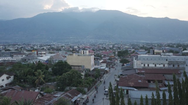 Situasi Jalan Raya di Palu (Foto: Jamal Ramadhan/kumparan)