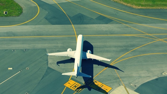 Taxiways di bandara (Foto: Shutter Stock)