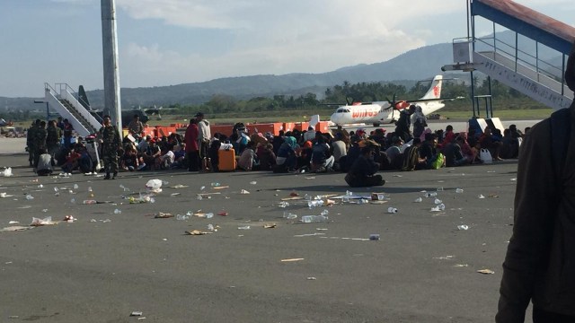 Suasana di Bandara Palu (Foto: Soejono Eben Ezer/kumparan)