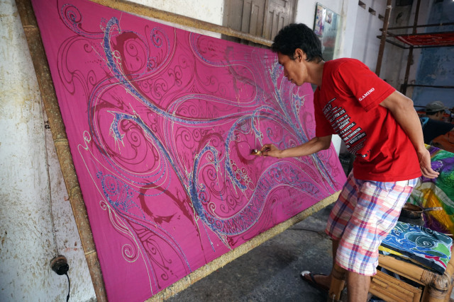 Pengrajin Batik Laweyan di Solo (Foto: Flickr / Aditya Darmasurya)