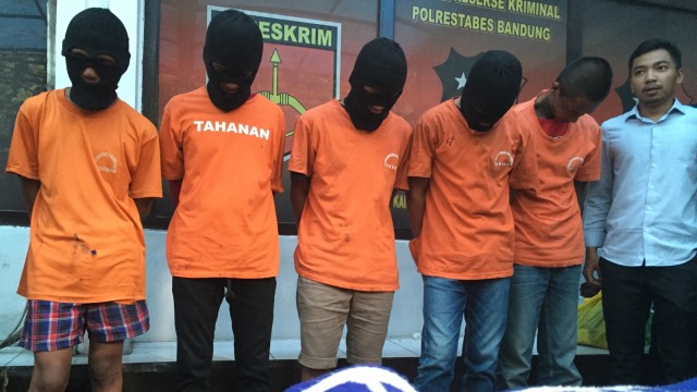 Terduga pelaku pengeroyok pendukung Persija Jakarta Haringga Sirla.  (Foto:  Iqbal Tawakal/kumparan)