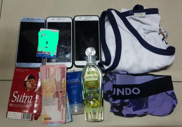 Polisi Bongkar Prostitusi Online Homoseksual Bermodus Pijat. (Foto: Dok. Polres Pelabuhan Tanjung Priok)