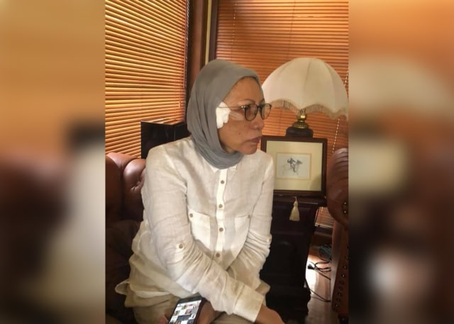 Ratna Sarumpaet bertemu Prabowo Subianto di suatu tempat. (Foto: dok. Istimewa)