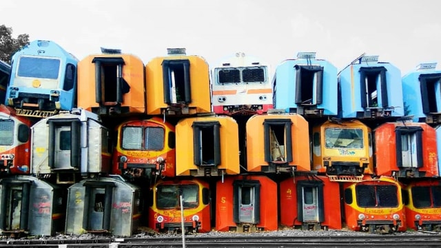 Kuburan kereta api di Purwakarta. (Foto: Instagram/@aldiwcksn)