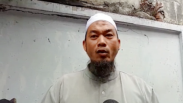 Uztaz Sambo sambangi rumah Ratna Sarumpaet di Tebet, Jakarta Selatan, Rabu (3/10/2018). (Foto: Jihad Akbar/kumparan)
