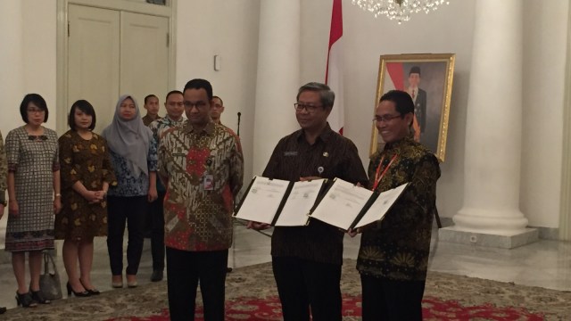 Kerjasama antara Pemprov DKI Jakarta dengan PT Sumber Alfaria Trijaya dan PT Midi Utama Indonesia. (Foto: Fachrul Irwinsyah/kumparan)
